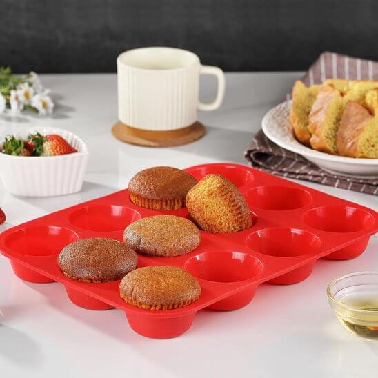 moule-muffin-en-silicone-rouge-12-trous