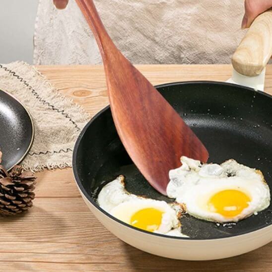 spatule-en-bois-artisanale-fait-main